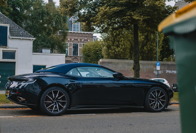 Aston Martin DB11 V8 Volante