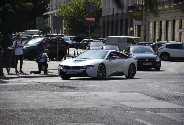 BMW i8