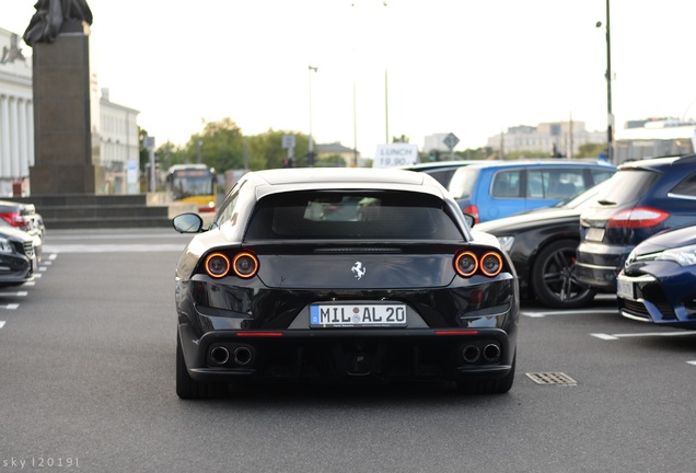 Ferrari GTC4Lusso