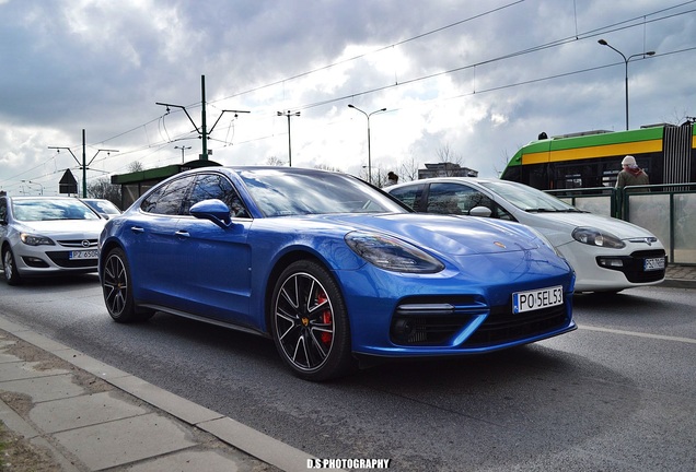 Porsche 971 Panamera Turbo