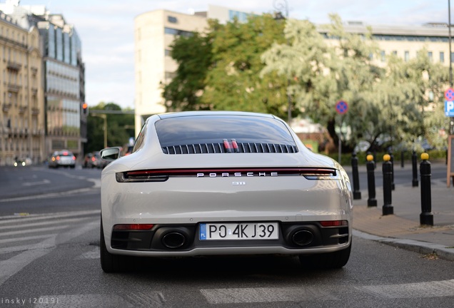 Porsche 992 Carrera 4S