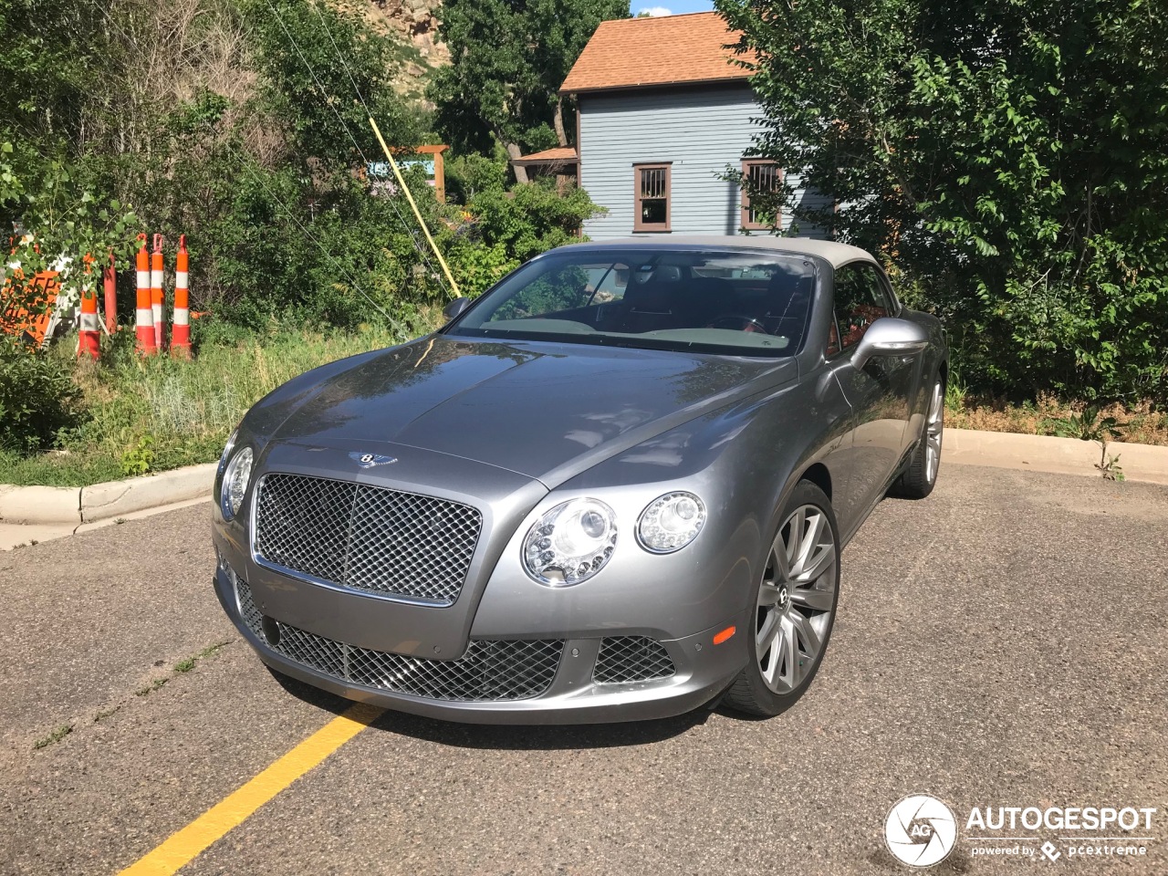 Bentley Continental GTC 2012