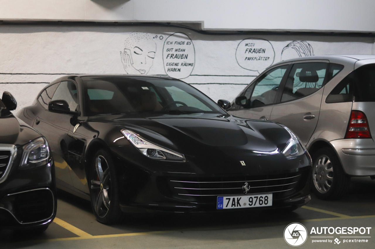 Ferrari GTC4Lusso