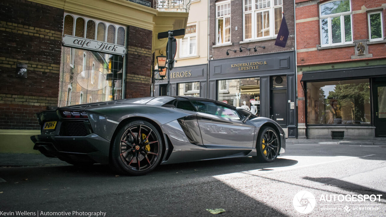 Lamborghini Aventador LP700-4 Roadster