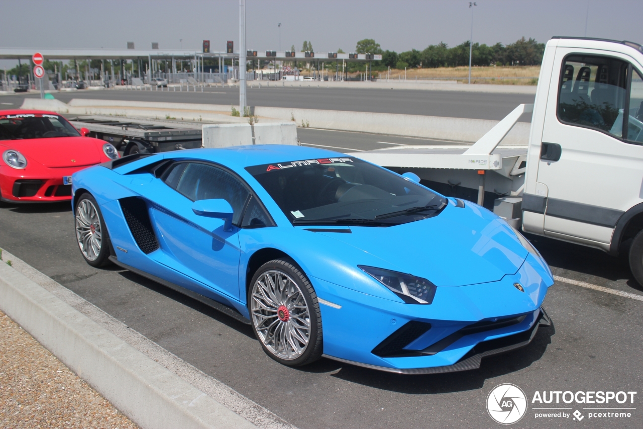 Lamborghini Aventador S LP740-4