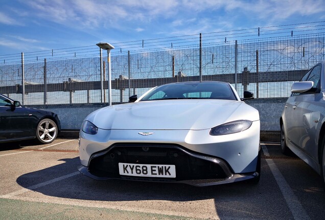 Aston Martin V8 Vantage 2018