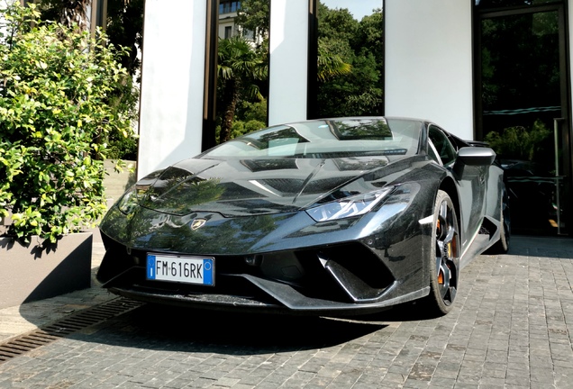 Lamborghini Huracán LP640-4 Performante