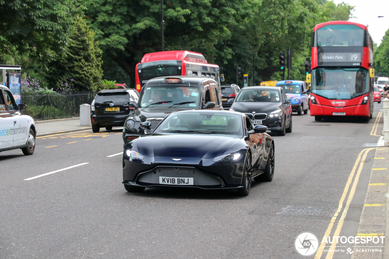 Aston Martin V8 Vantage 2018