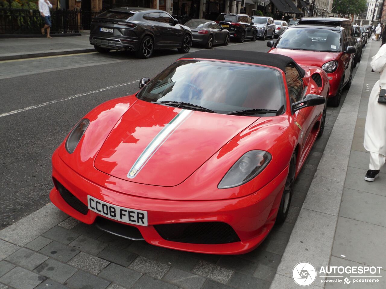 Ferrari Scuderia Spider 16M