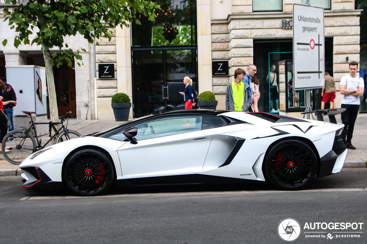 Lamborghini Aventador LP750-4 SuperVeloce Roadster