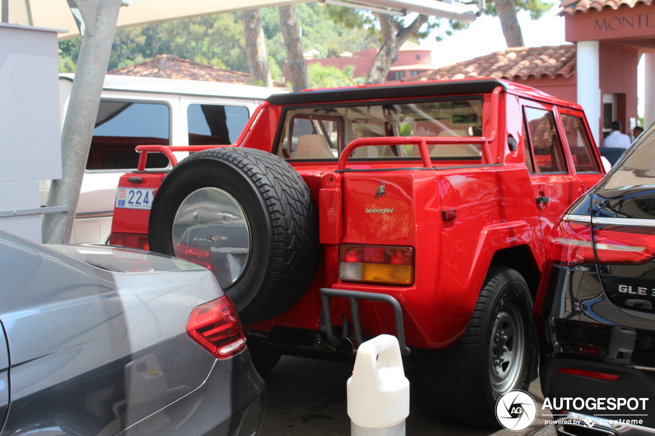 Lamborghini LM002