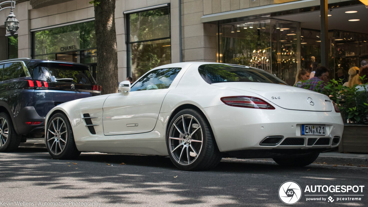 Mercedes-Benz SLS AMG