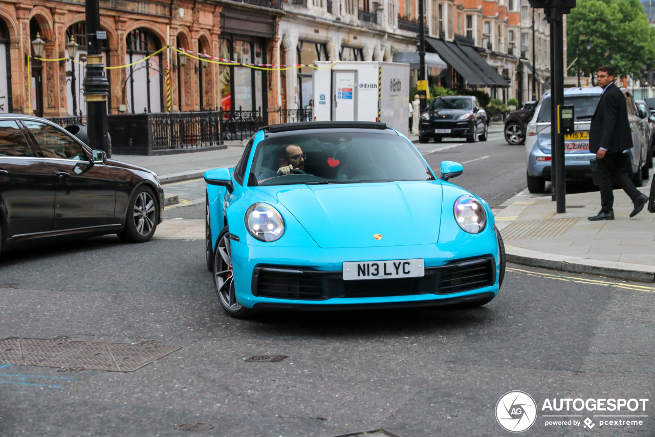 Porsche 992 Carrera 4S