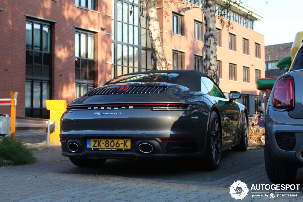 Porsche 992 Carrera 4S Cabriolet