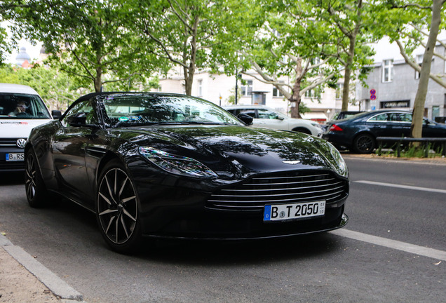 Aston Martin DB11 V8 Volante