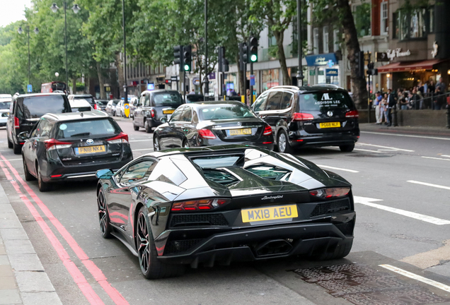 Lamborghini Aventador S LP740-4 Roadster