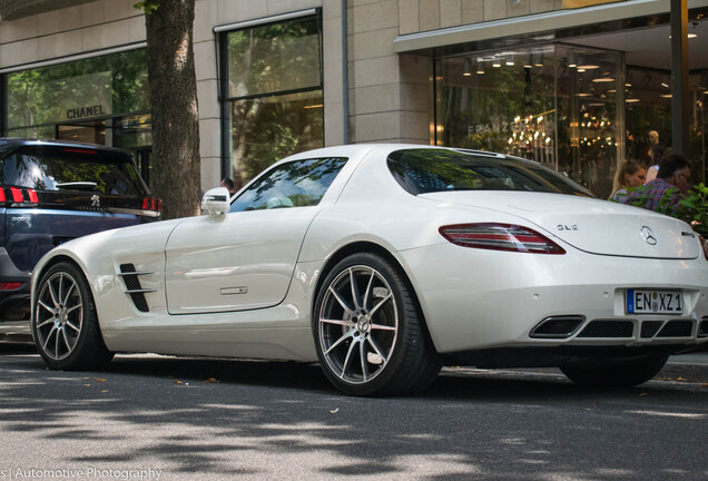 Mercedes-Benz SLS AMG