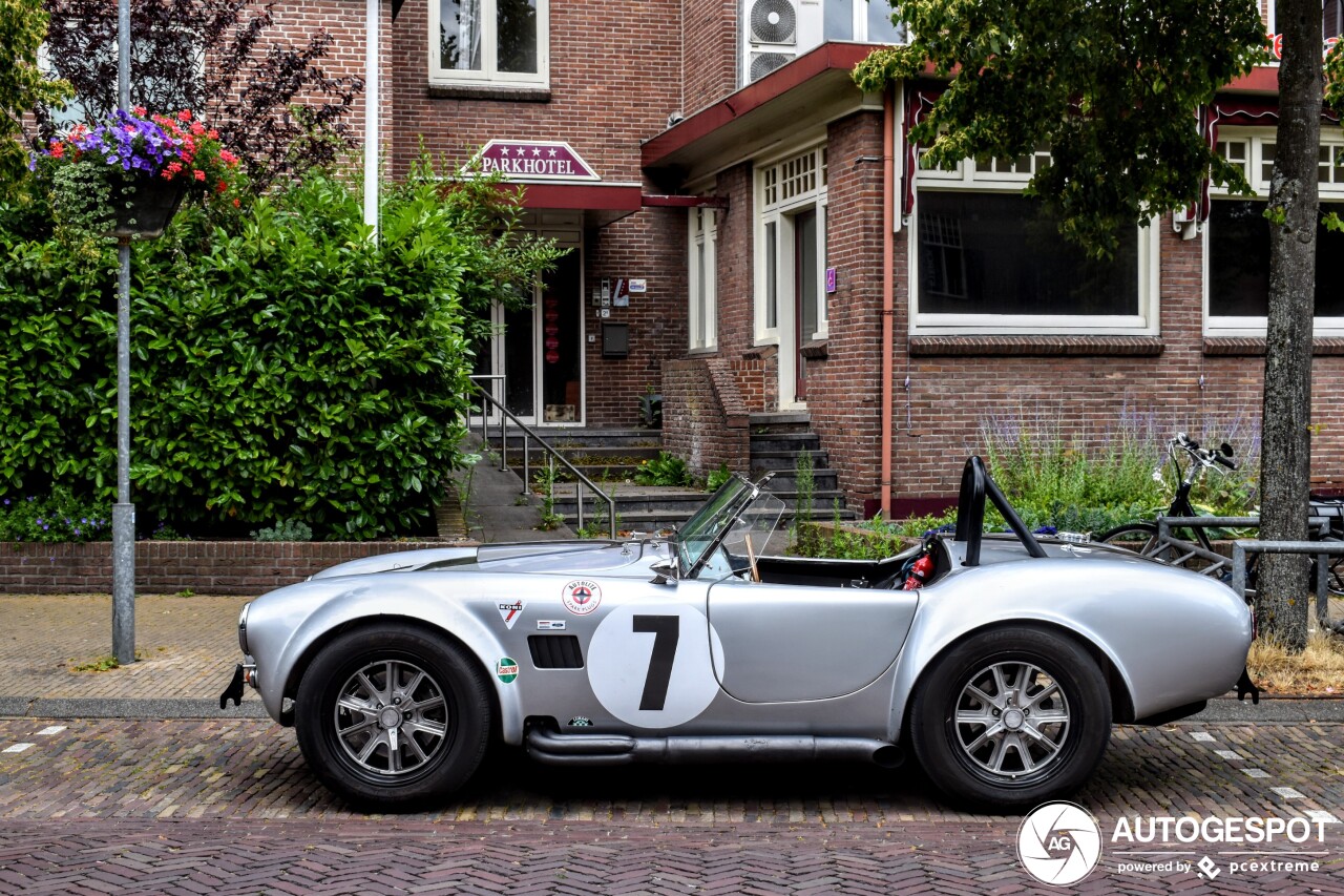 AC Cobra 427