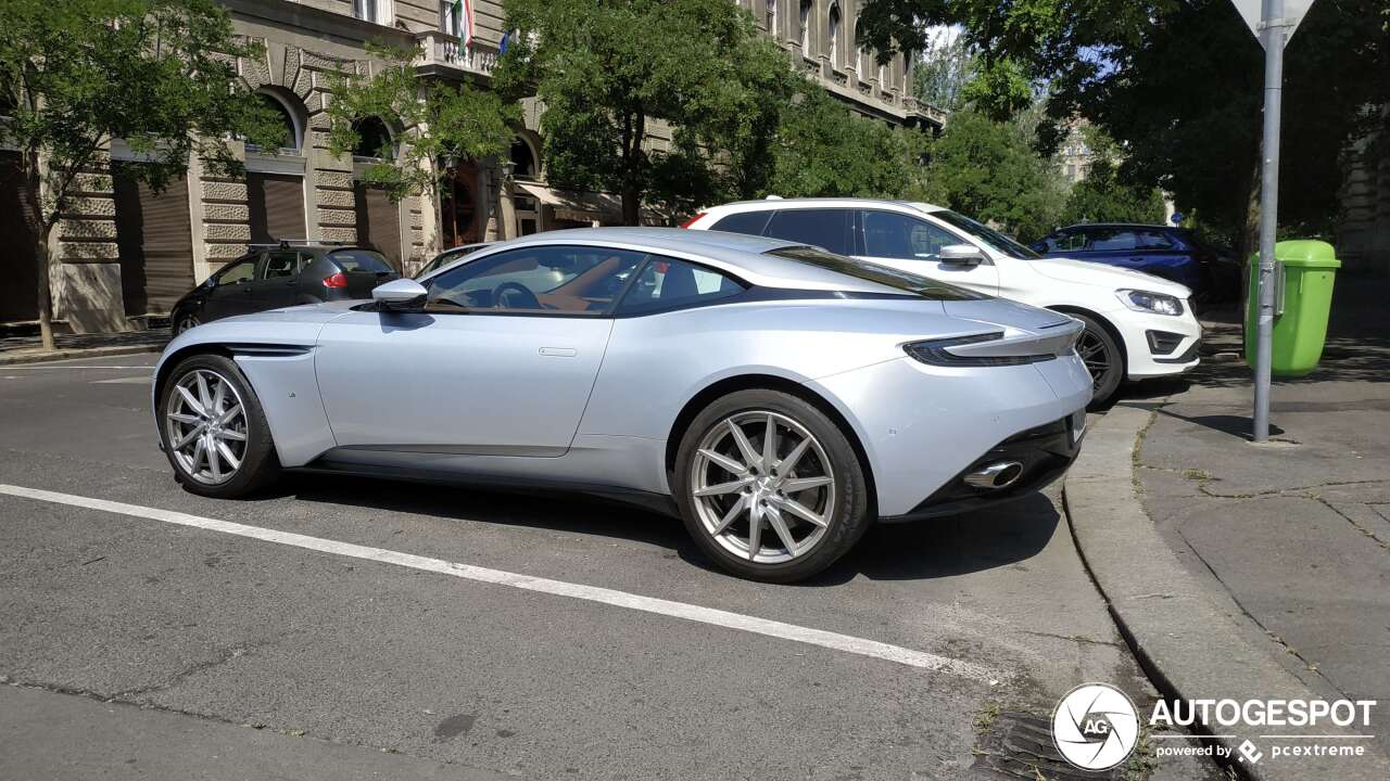 Aston Martin DB11