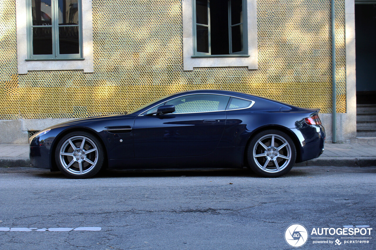 Aston Martin V8 Vantage