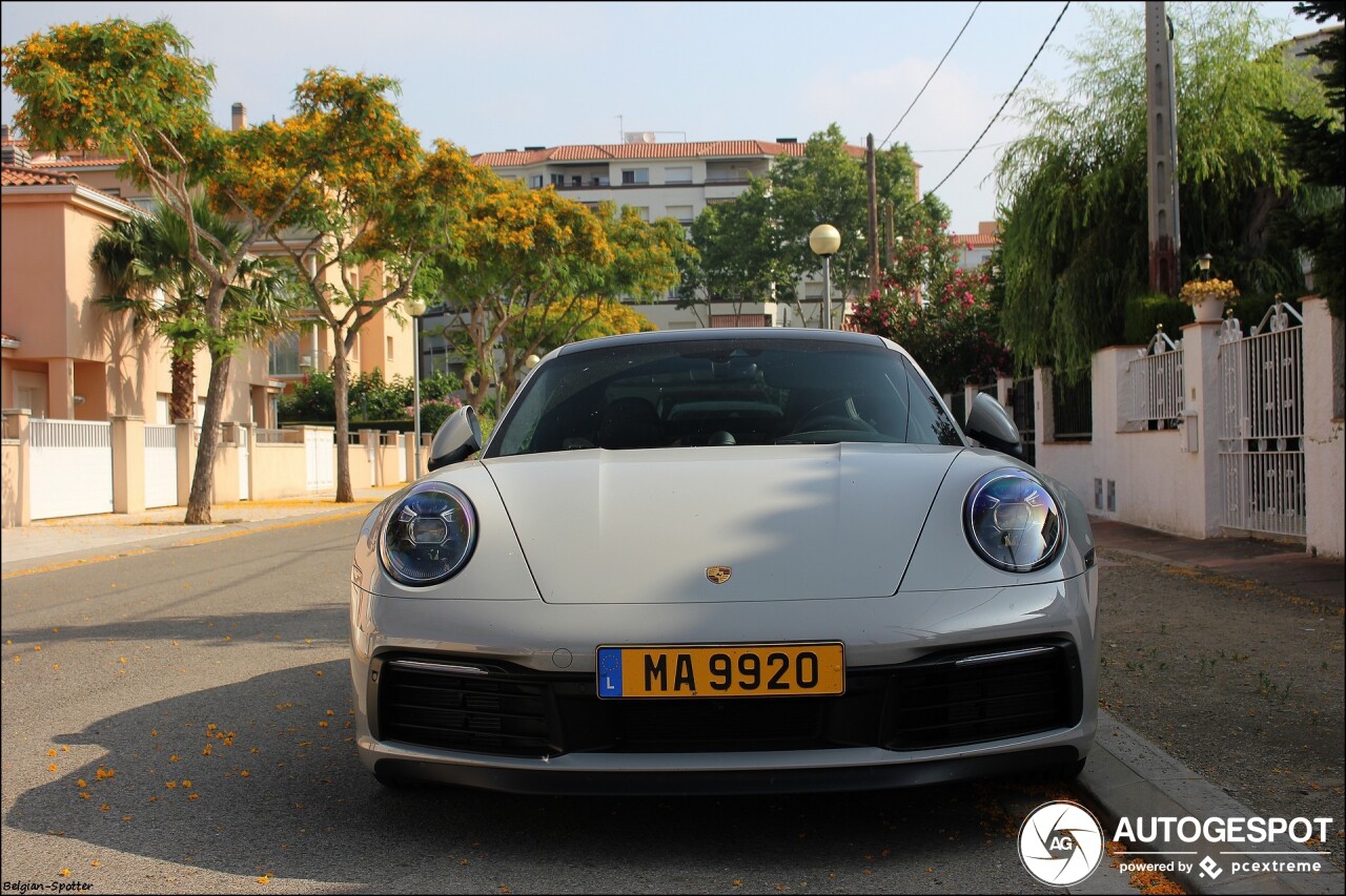 Porsche 992 Carrera 4S