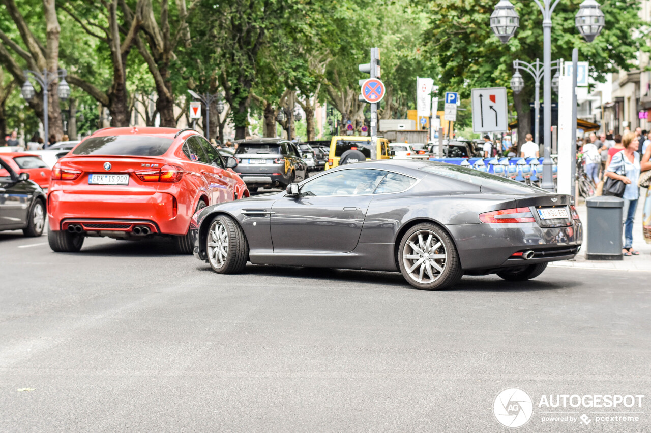 Aston Martin DB9