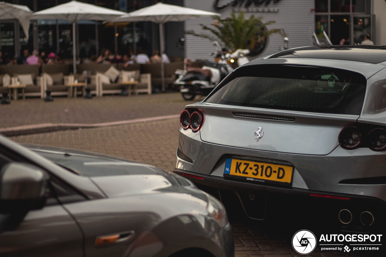 Ferrari GTC4Lusso