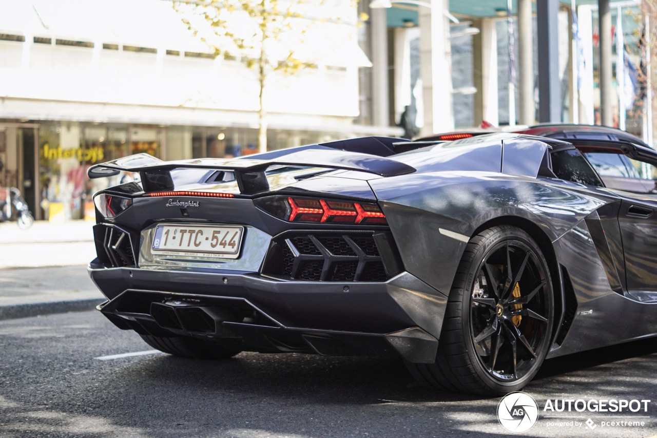 Lamborghini Aventador LP700-4 Roadster