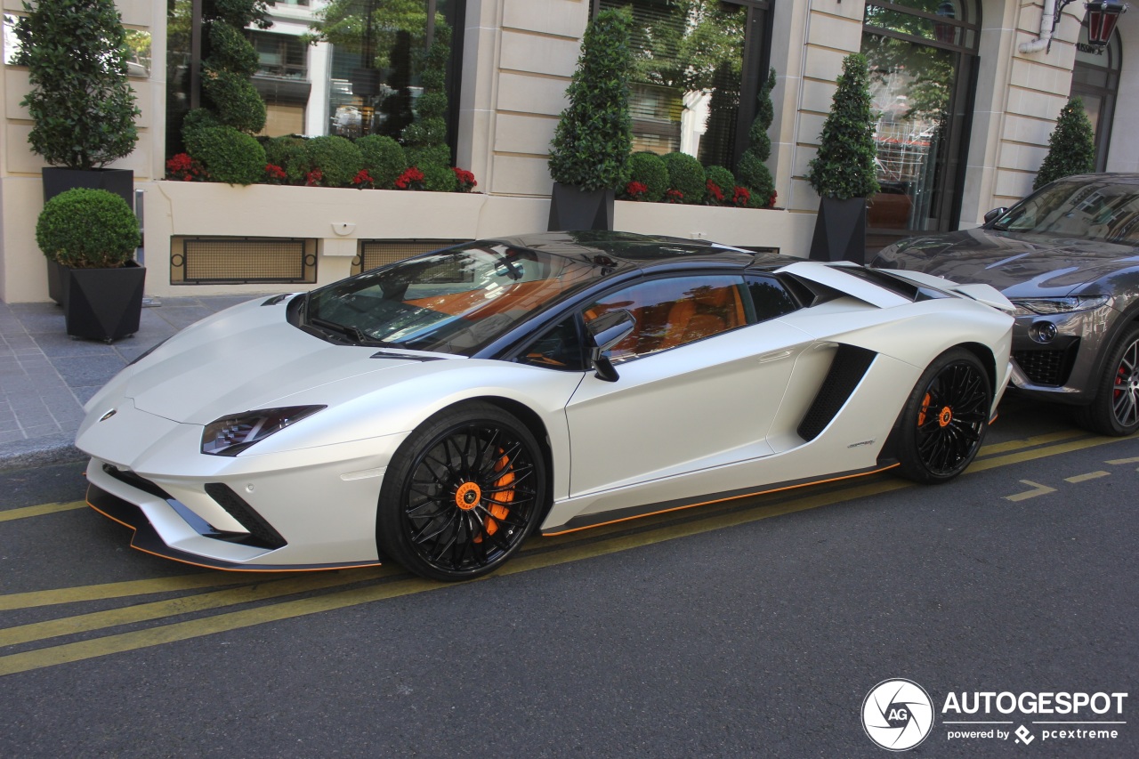 Lamborghini Aventador S LP740-4 Roadster