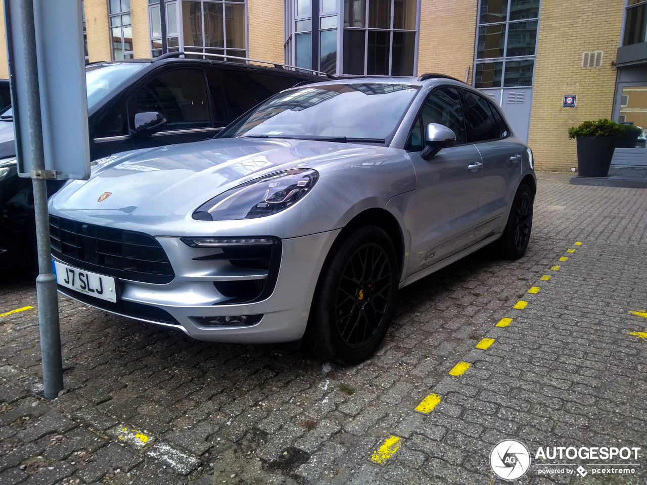 Porsche 95B Macan GTS