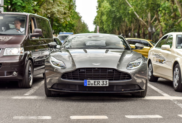 Aston Martin DB11