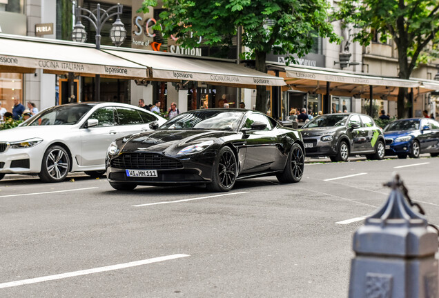 Aston Martin DB11