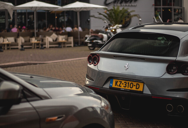 Ferrari GTC4Lusso