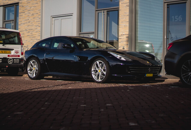 Ferrari GTC4Lusso T