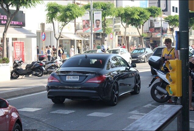 Mercedes-Benz CLA 45 AMG C117