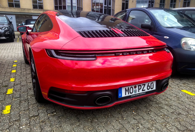 Porsche 992 Carrera 4S