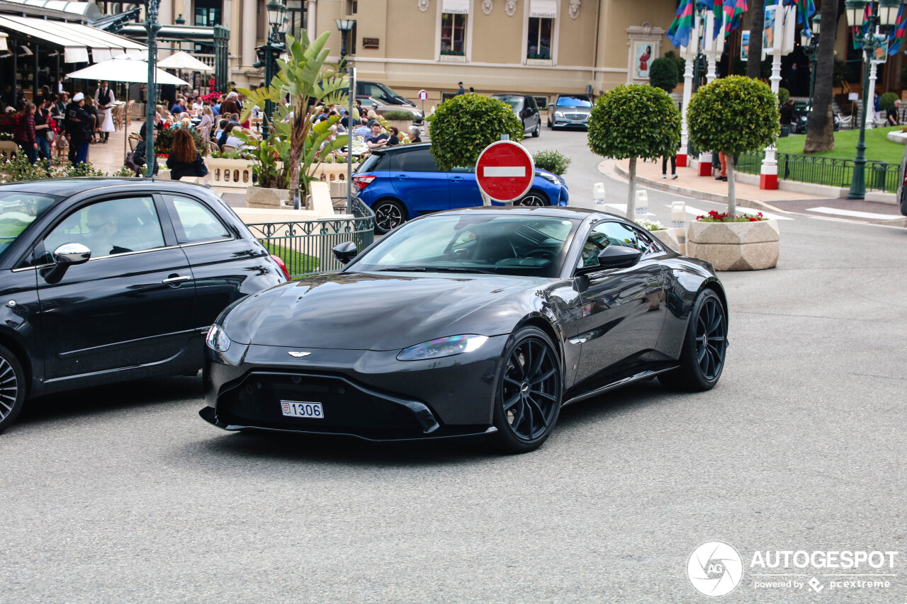 Aston Martin V8 Vantage 2018