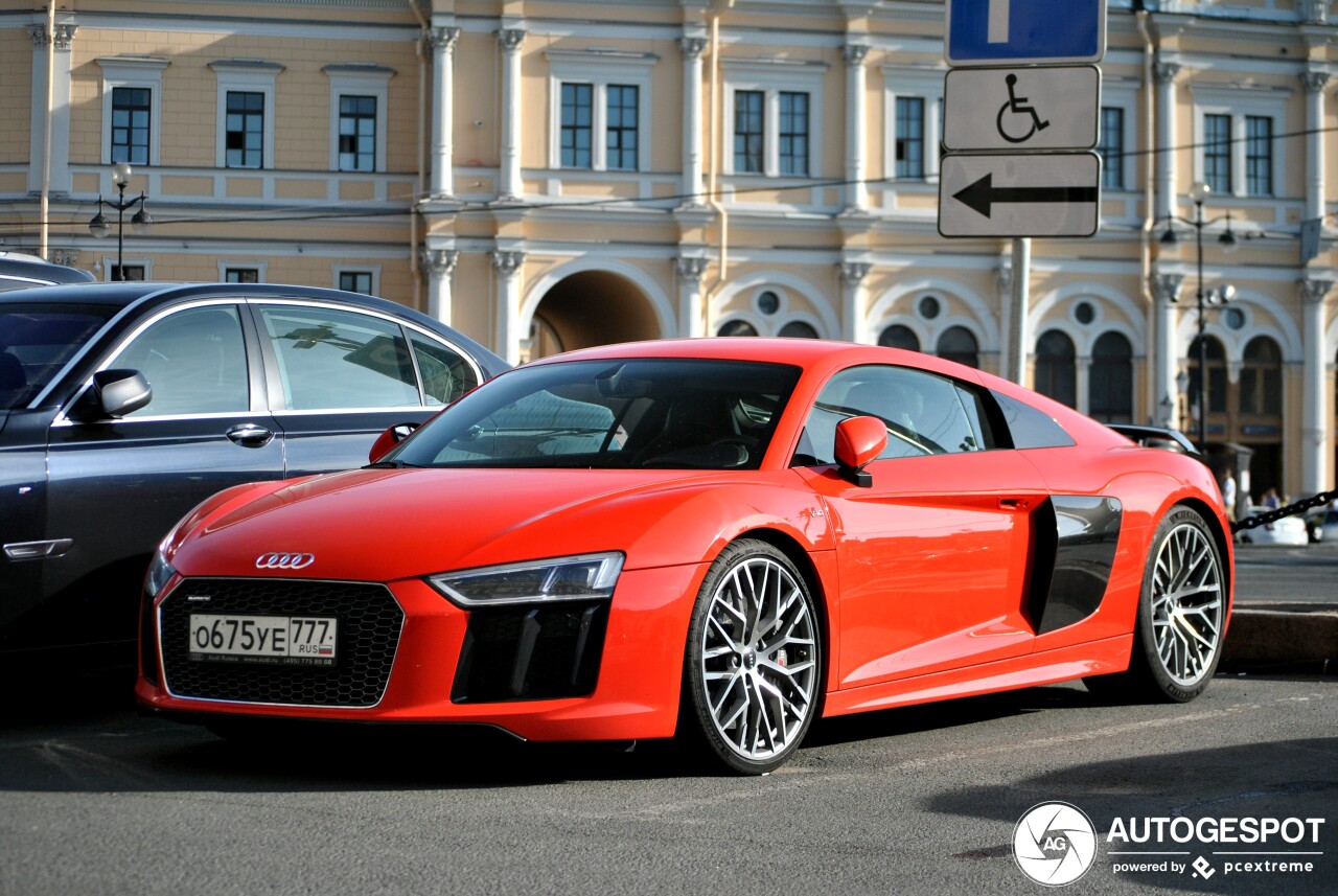 Audi R8 V10 Plus 2015