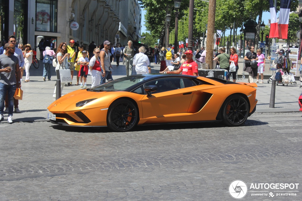 Lamborghini Aventador S LP740-4