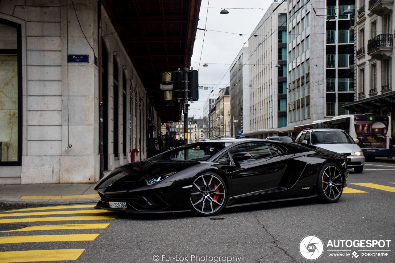 Lamborghini Aventador S LP740-4