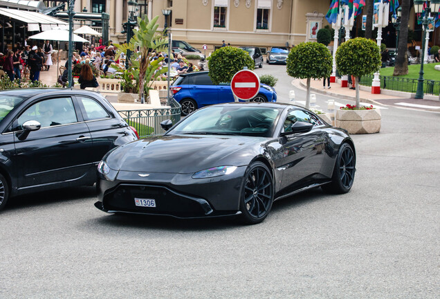 Aston Martin V8 Vantage 2018