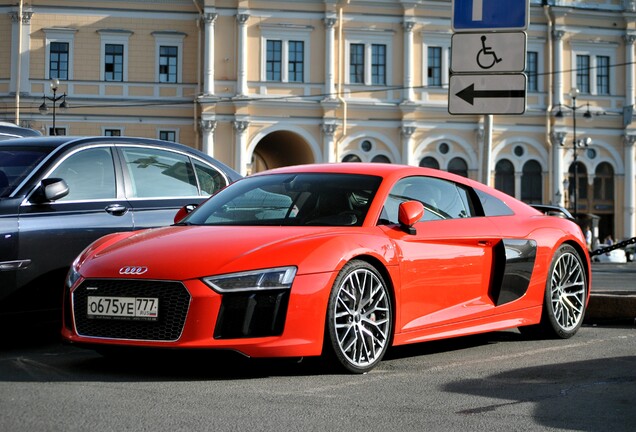 Audi R8 V10 Plus 2015