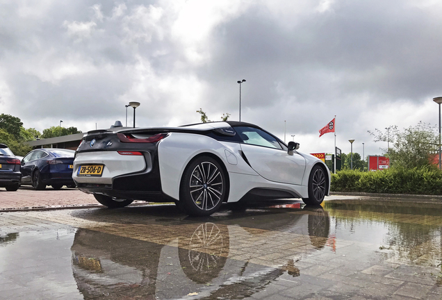 BMW i8 Roadster