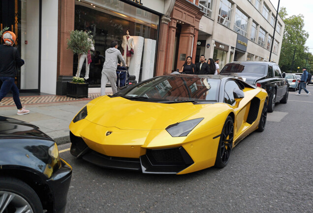 Lamborghini Aventador LP700-4