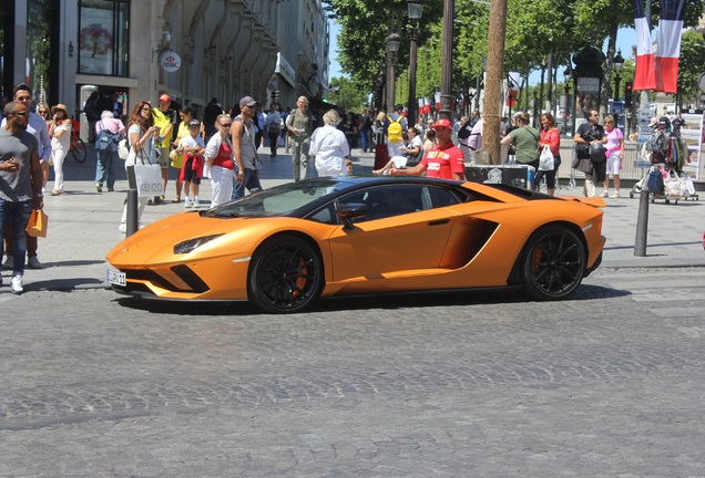 Lamborghini Aventador S LP740-4