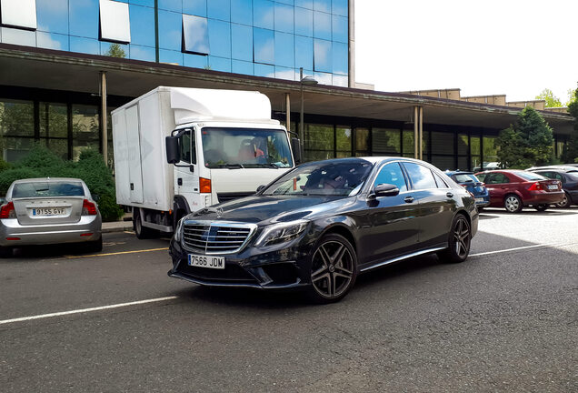 Mercedes-AMG S 63 V222