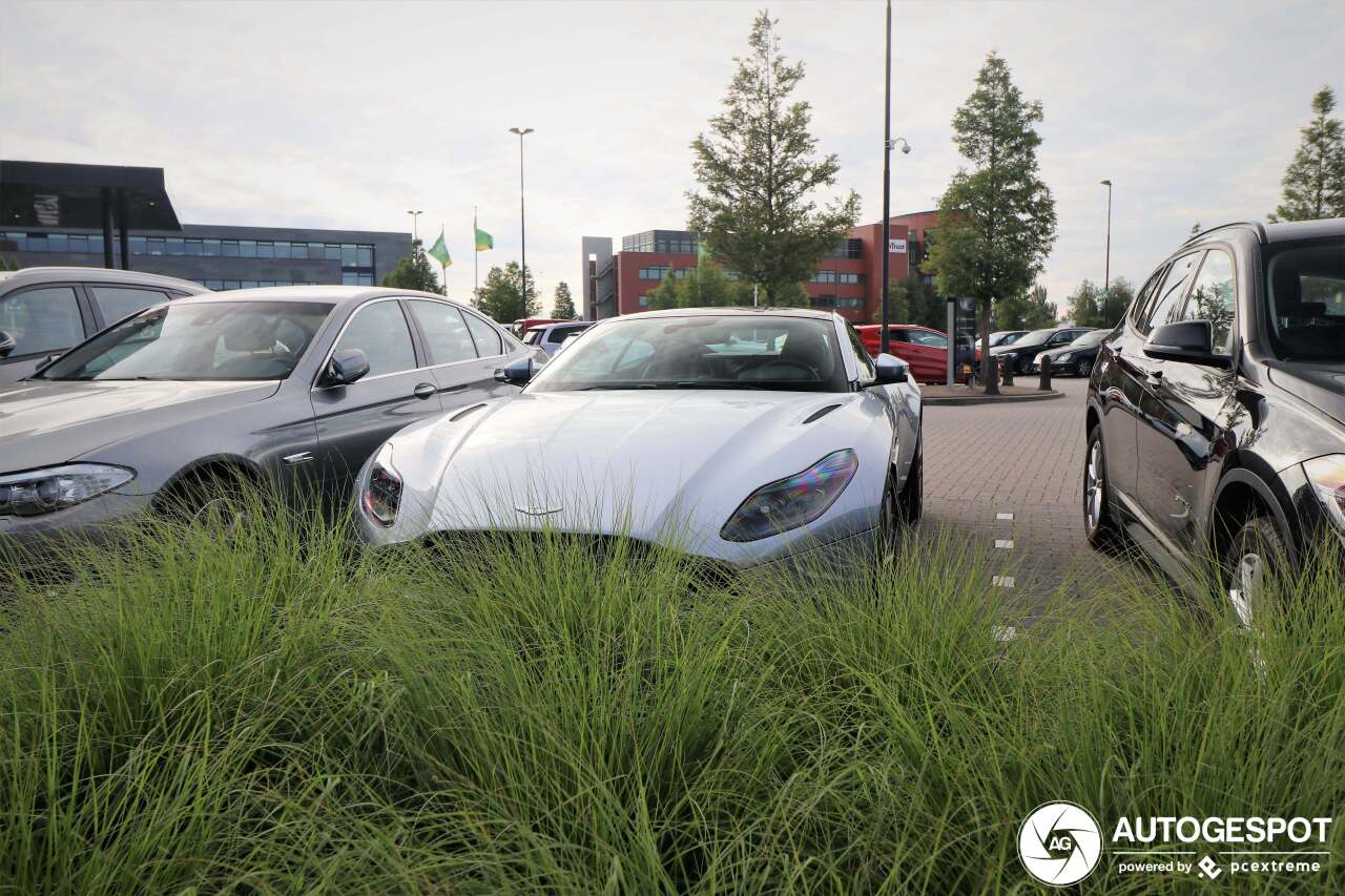 Aston Martin DB11 V8