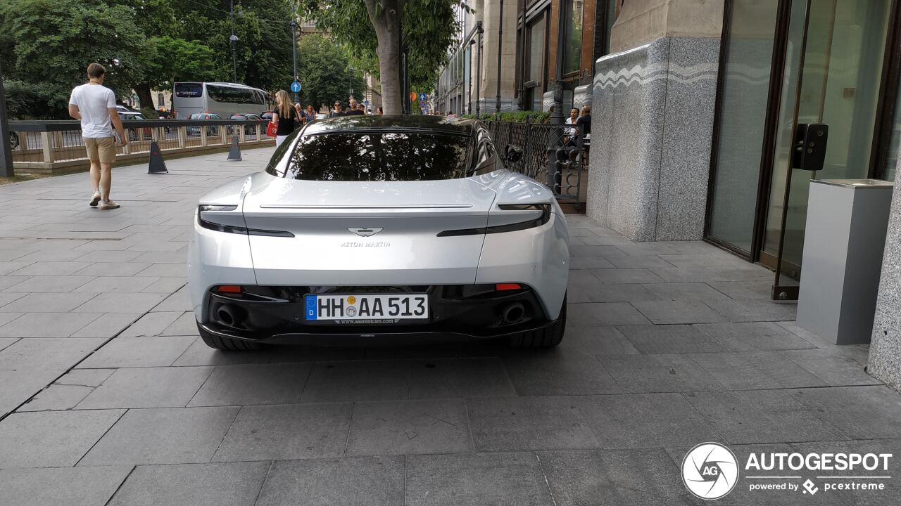 Aston Martin DB11 V8