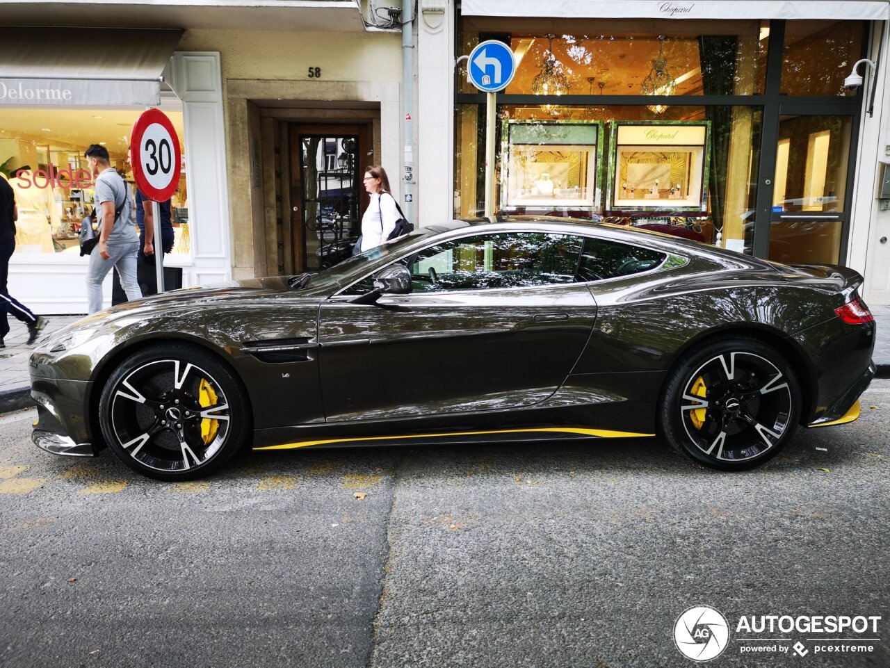 Aston Martin Vanquish S 2017