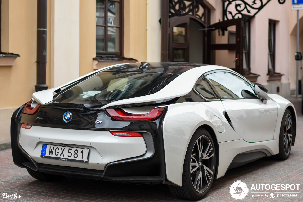 BMW i8